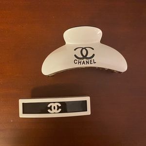 2 CHANEL clips, never worn!! Super cute!!